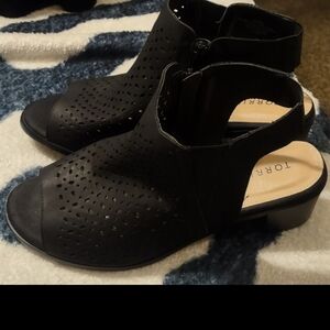 Torrid PU Block Heel Plus Size 9.5 - Black